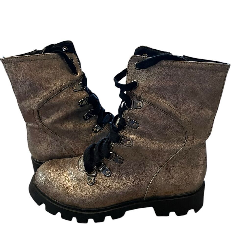LFL by Lust for Life Women's‎ Silver Crackle Lace-Up Combat Boots Size 8 Casual